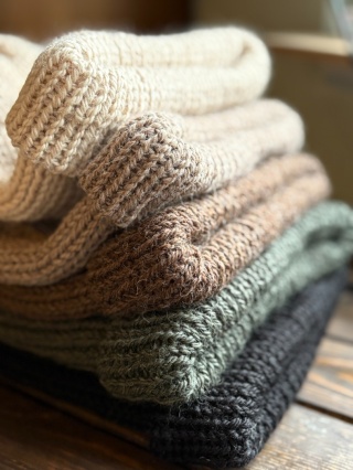 Czapka wywijana 65% wełna 35% alpaka beż